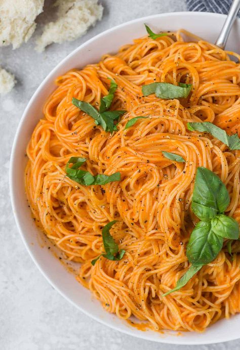 Pasta Recipes Red Sauce, Angel Hair Pasta Recipes, Roasted Red Pepper Sauce, Pasta Side Dishes, Pasta Sides, Vegetarian Dish, Red Pepper Sauce, Angel Hair Pasta, Yummy Pasta Recipes