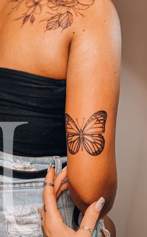 Butterfly Thigh Tattoo, Tricep Tattoos, Butterfly Tattoos On Arm, Unique Butterfly Tattoos, Cute Henna Tattoos, Back Of Arm Tattoo, Butterfly Back Tattoo, Butterfly Tattoos For Women, Tattoos For Women Half Sleeve