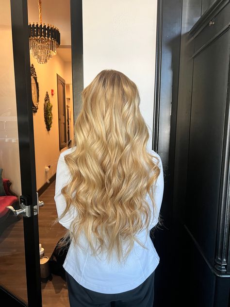 Golden Blonde Balayage On Blonde Hair, Light Golden Hair, Light Golden Blonde Hair, Light Blonde Hair Color, Yellow Blonde Hair, Warm Blonde Hair, Blonde Aesthetic, Summer Blonde Hair, Golden Blonde Hair