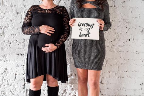 Surrogacy Announcement Pregnancy Surrogate Announcement Photo Ideas, Surrogacy Maternity Pictures, Surrogacy Announcement Ideas, Surrogate Photo Shoot, Surrogate Pregnancy Announcement, Surrogacy Pregnancy Announcement, Surrogate Maternity Photos, Lesbian Maternity Photoshoot, Surrogacy Photography