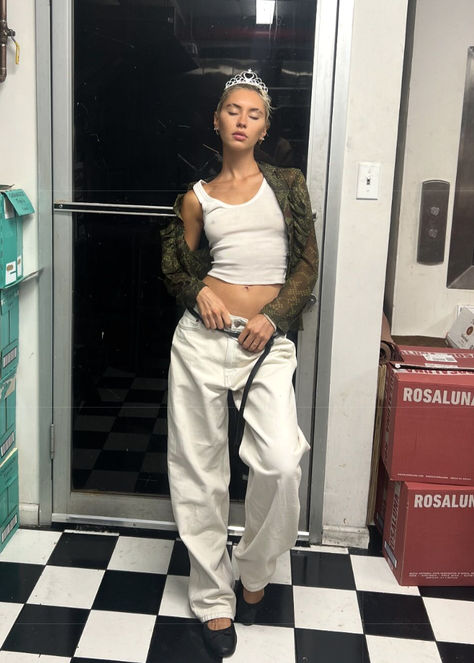 Iris Law, Fashion Sewing, Passion For Fashion, Streetwear Fashion, Women Fashion, Fashion Looks, Lookbook, Street Wear, Sewing