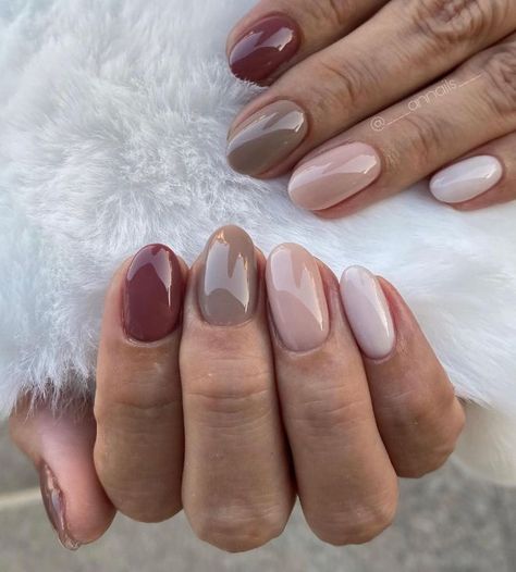 Manicure Ideas Fall, Short Nail Designs 2023, Fall Short Nail Designs, Fall Nail Designs Autumn Classy, Fall Nail Designs Autumn, Nail Designs Autumn, Fall Almond Nails, Plaid Nail Designs, Brown Nails Design