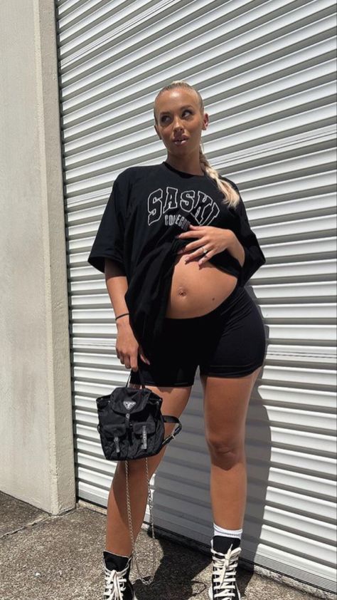 Summer Outfits For Pregnant Women, Baddie Pregnant, Outfits For Pregnant Women, Baddie Summer Outfits, Prego Outfits, Pregnant Outfits, Summer Baddie, Pregnancy Belly Photos, Modern Maternity