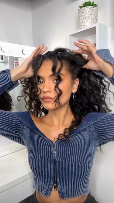 Best Haircuts for Thick, Straight Hair ... Decade Hairstyles, Curly Hair Bun Styles, Curly Hair Advice, Cute Hairstyles Updos, Messy Curly Hair, Curly Hair Beauty, Curly Bun Hairstyles, Hair Bun Tutorial, Cute Curly Hairstyles