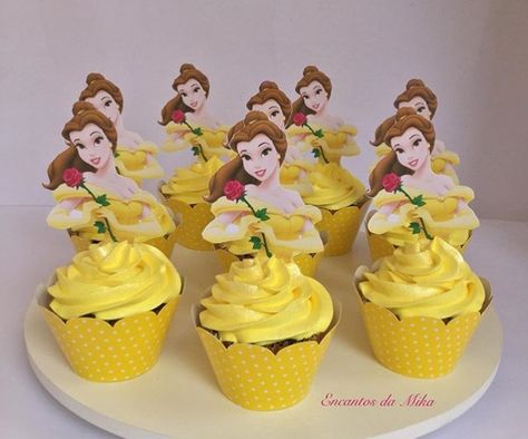 Bella con oblea Belle Cupcakes, Beauty And The Beast Cupcakes, Beauty And The Beast Cake Birthdays, Princess Belle Party, Disney Princess Birthday Cakes, Belle Birthday Party, Beauty And Beast Birthday, Rodjendanske Torte, Belle Cake