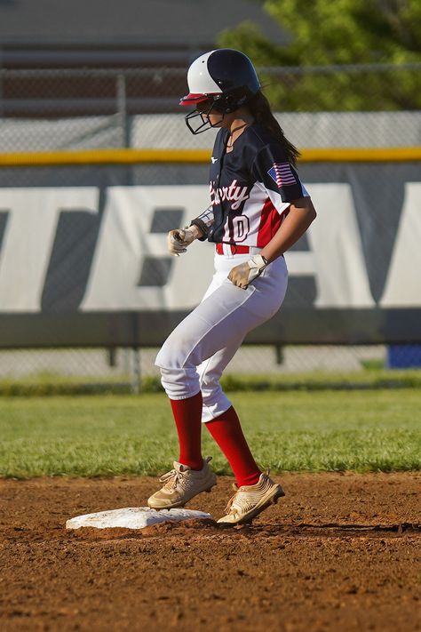 Baseball Aesthetic Girl, Brown Hair Selfie, Baseball Aesthetic, Sports Poses, Softball Pics, Hair Selfie, Girls Baseball, Softball Stuff, Softball Cleats