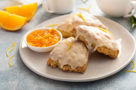 Topped with a sweet orange glaze, Orange Scones are sweet, tangy, and tender. They are the best breakfast or afternoon snack with a cup of tea. Orange Scone Recipe, Lemon Scones Recipe, Orange Scones Recipe, Easter Tea Party, Adult Tea Party, Easter Brunch Ideas, Quick Breakfast Ideas, Orange Scones, Lemon Scones