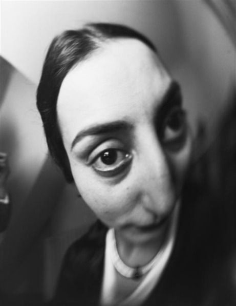 André Kertész (1894-1985) -  Portrait grotesque, 1927 Andre Kertesz, Robert Doisneau, Eye Lens, Vivian Maier, Fish Eye, Ansel Adams, Magnum Photos, A Level Art, Ap Art