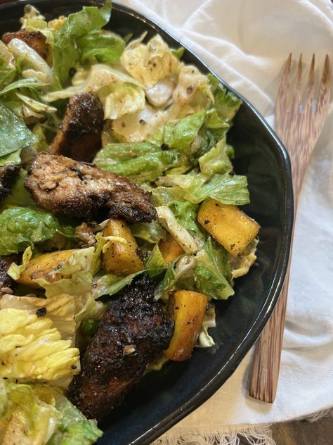 Paleo Caesar Dressing, Jerk Chicken Salad, Chicken Caesar Salad Recipe, Classic Salad, Caesar Salad Recipe, Chicken Caesar, Chicken Caesar Salad, Jerk Seasoning, Boneless Skinless Chicken Thighs