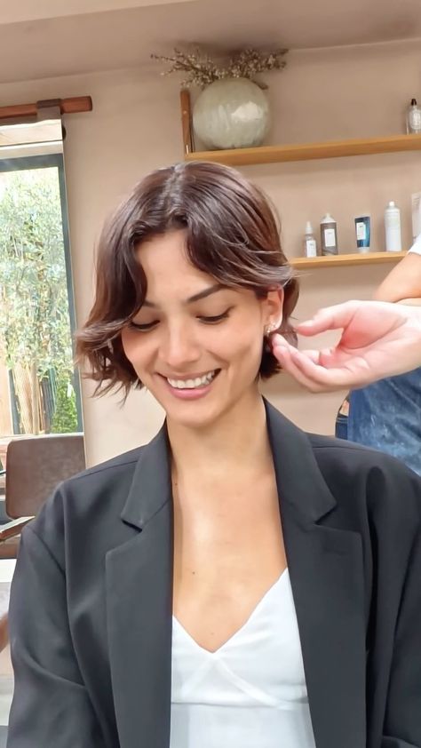 The Hair Bros (@thehairbros) • Instagram photos and videos Cropped Bob, Mexican Actress, Long Term Goals, Short Hair Haircuts, Short Hair With Bangs, Grow Out, Bob Hairstyles, How To Look Pretty, Her Hair