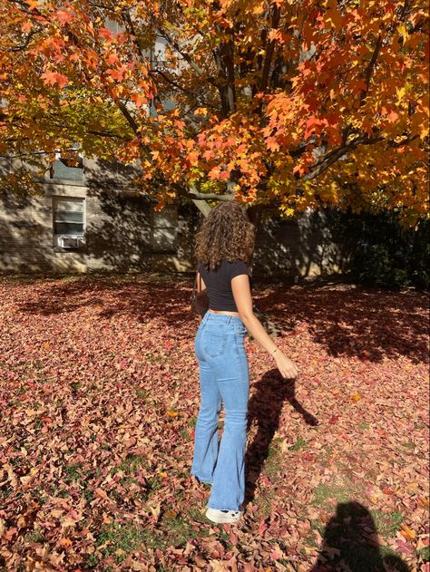 Fall Girl Aesthetic, 2023 Moodboard, Cute Casual Outfit, Outfit For Fall, Autumn Girl, Fall Trees, Autumn Rain, Autumn In New York, Inspiration Aesthetic