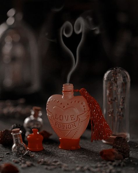 Hogwarts Relationship Aesthetic, Harry Potter Love Potion, Harry Potter Potions, Cowboy Pictures, Ronald Weasley, Magic Bottles, Love Heart Images, Magic Squares, Love Potion