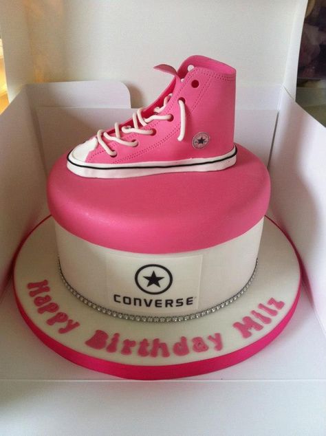 Converse boot.. Converse Party, Converse Cake, Mini Cookie Cake, Converse Boot, Giant Cookie Cake, Shoes Cake, Teenager Party, Shoe Cake, Star Converse