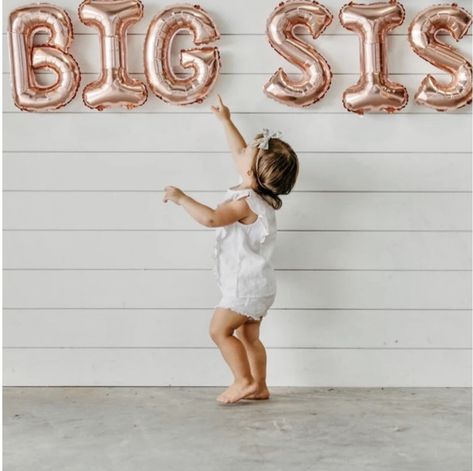 Big Sis Balloon Announcement, String Balloons, Pregnancy Announcement Sibling, Blush Balloons, Big Sister Announcement, Gender Reveal Gifts, Human Pictures, Gender Reveal Balloons, Baby Announcement Photos