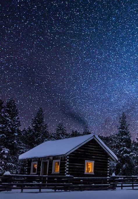 https://twitter.com/Bryan15106503/status/1217554060754202626/photo/1 Cabin In The Snow, Big Sky Montana, Snow Covered Trees, A Cabin, Cabins And Cottages, Cabin Life, Snow Scenes, Winter Wonder, The Night Sky