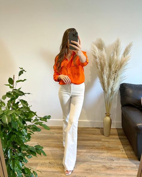 Jeans Outfit Women, Orange Pants, Orange T Shirts, Orange Shirt, Outfit Women, Jeans Outfit, Mens Casual Outfits, Mens Casual, Business Casual Outfits