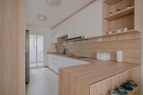 9 Timeless White-and-Wood Homes That Will Always Be in Style | Qanvast Muji Home Kitchen, Muji Style Kitchen, Hdb Singapore, Muji Style Interior, Muji Interior Design, 4 Room Bto, Muji Kitchen, Bto Hdb, Muji Interior