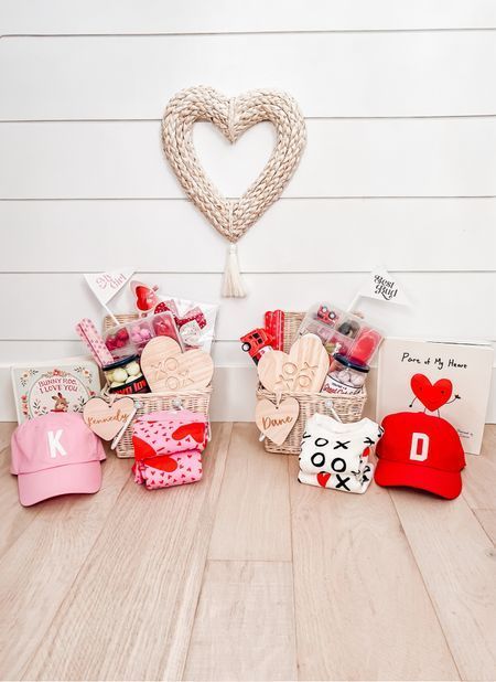 Valentine’s Day Baskets For Kids, Valentines Content, Kids Valentines Day Gifts, Kids Valentine Baskets, Valentine's Day Baskets, Valentine Gifts For Boys, Kids Valentine Party, Pink 2023, Baskets For Kids