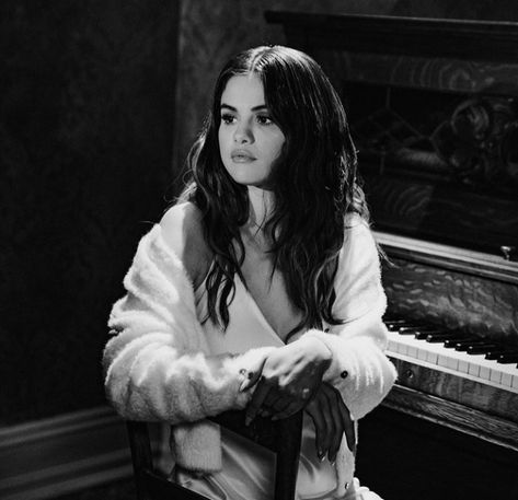 Selena Gomez Wallpaper, Selena Gomez Album, Selena Gomez Photoshoot, Selena Gomez Photos, Selena Gomez Pictures, Selena Gomez Style, Selena G, Marie Gomez, Elle Magazine