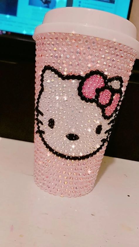 Bling Coffee Cups, Hello Kitty Custom Cup, Blinged Out Tumblers, Cute Starbucks Cups, Diy Hello Kitty Crafts, Blinged Cups, Hello Kitty Cups, Bedazzled Cup, Bling Hello Kitty