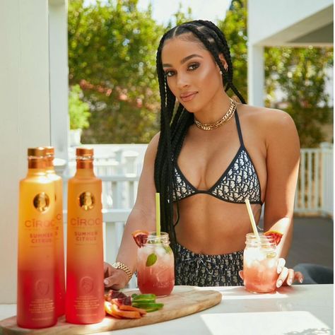 Joy. (@joiechavis) • Instagram photos and videos Ciroc Summer Citrus, Joie Chavis, Classy Casual Outfits, Badass Women, Classy Casual, Bra Styles, My House, Pretty Pictures, African Fashion