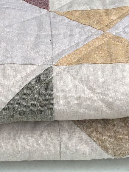 Quilting With Linen, Quilt Solid Colors, Linen Quilt Patterns, Natural Color Quilts, Neutral Quilts Ideas, Monochrome Quilt, Neutral Colored Quilt, Beige Quilt, Neutral Quilts