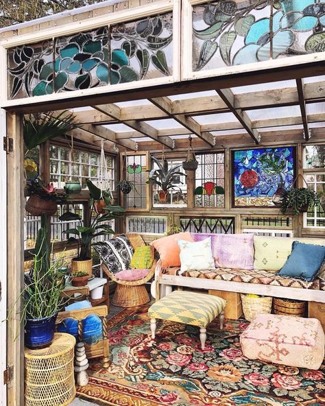 Glass She Shed, Boho She Shed, Bohemian Interior Design Bedroom, Colorful Eclectic Decor, She Shed Interior, Eclectic Garden, She Shed Decor, Art Shed, Shed Interior