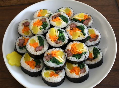 Kimbap- we made this for our Korean class with the youth in the ward- we used ground beef but I think skirt steak would have been better. Homemade Kimbap, Gimbap Recipe, Koreansk Mad, Korean Beef Recipes, Korean Cooking, Korean Dishes, Skirt Steak, Asian Cooking, Best Dishes