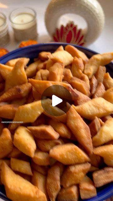 Jaggery Sweets Recipe, Diwali Special Sweet Recipe, Diwali Snacks Recipe Videos, Mathi Recipe, Maida Recipes Snacks, Indian Snack Recipes At Home, Diwali Snacks Recipe, Shakarpara Recipe, Home Made Biscuits