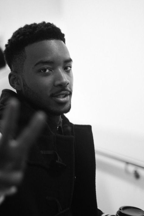 Algeeee Algee Smith, Just A Friend, Dark Skin Men, Black Actors, Man Crush Everyday, Black Boys, Black Is Beautiful, Celebrity Crush, Google Photos