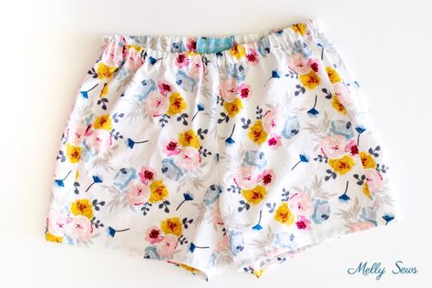 Pajama Short Pattern Free, Pajama Shorts Sewing Pattern Free, Easy Pajama Shorts Pattern, Free Pajama Shorts Pattern, Sew Pajama Shorts, Pyjama Shorts Pattern, Short Patterns Sewing Free Women, Pj Shorts Sewing Pattern, Pajama Shorts Pattern Free