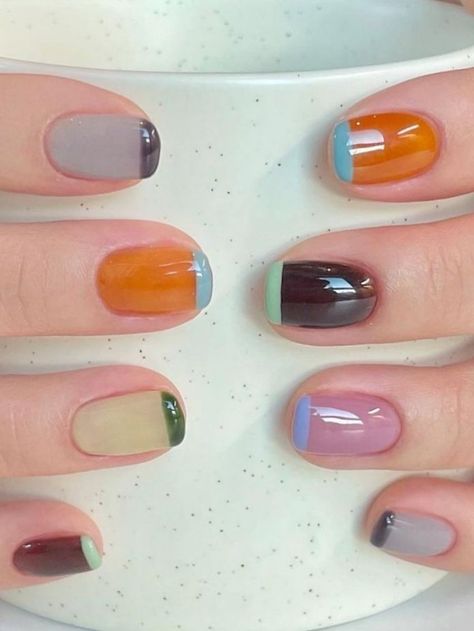 Matte Korean Nails, 2 Color Nail Art, Minimalist Nail Art Square, Korean Minimalist Nails, Simple Manicure Ideas, Korean Manicure, Short Nail Manicure, Creative Nail Art, Minimalist Nail