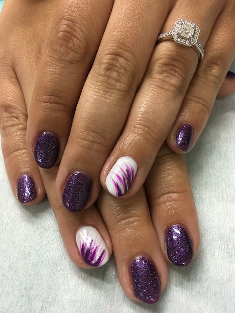 Glitter Purple waterfall gel nails Purple Glitter Nail Art, Waterfall Glitter Nails, April Gel Nails, Waterfall Nail Designs, Short Nail Designs Purple Glitter, Purple And Silver Gel Nails, Purple Nails With One Glitter Nail, Purple Waterfall Nails, Ongles Gel Violet