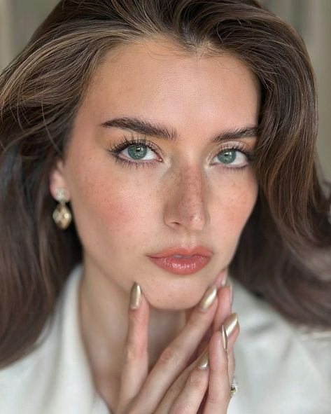 Jess Clements (@jessicaclements) • Instagram photos and videos Natural Makeup Pale Skin, Jess Clement, Jessica Clements, Pale Skin Makeup, Pale Makeup, Blonde With Blue Eyes, Jessica Clement, Elite Model Management, Natural Wedding Makeup