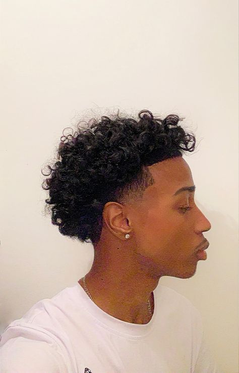 Low Taper Fade Curly Hair Afro, Curly Hair Low Taper, Low Taper Curly Hair, Curly Hair Black Men, Low Fade Curly Hair, Curly Hair Taper, Hair Line Up, V Shaped Haircut, Fade Haircut Curly Hair