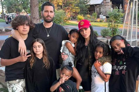 Mason Kardashian, Kardashian Family Photo, Kim Kardashian Family, Mason Disick, Jenner Family, New Pic, Kardashian Family, Scott Disick, Four Kids