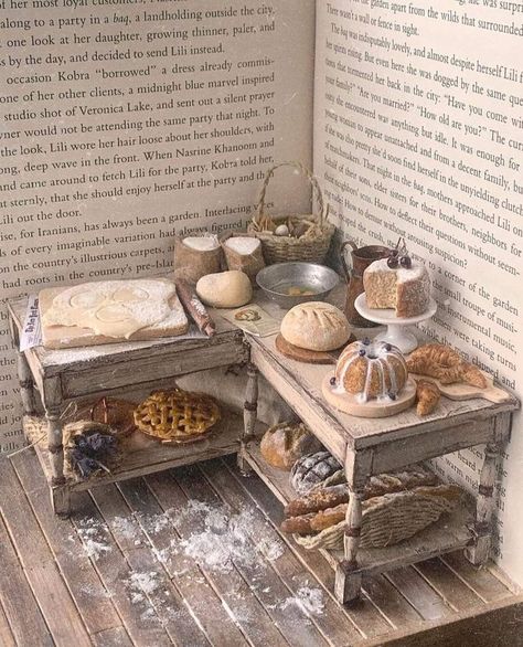 Dollhouse Aesthetic, Room Box Miniatures, Miniature Bakery, Mini Stuff, Doll House Plans, Mini Doll House, Dollhouse Miniatures Diy, Miniature Rooms, Miniature Kitchen