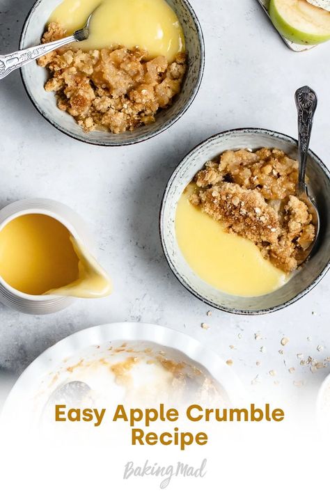 Crumble Recipe Topping, Humble Crumble, Easy Apple Crumble, Apple Crumble Recipe, British Dishes, Cream Fresh, Custard Recipes, Crumble Recipe, Apple Filling