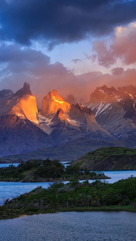 Torres Del Paine National Park, Best Smartphone, Apple Wallpaper Iphone, Smartphone Wallpaper, Apple Wallpaper, World Building, Photo S, Hello Kitty Wallpaper, Mobile Wallpaper