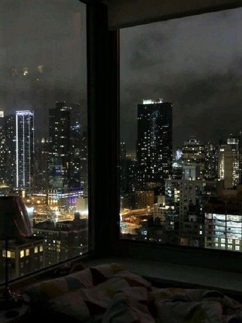 city night views Apartamento New York, Green Bedroom Aesthetic, City View Apartment, Apartment View, Bedroom Background, City At Night, City Vibes, Architecture Model Making, Dark Paradise