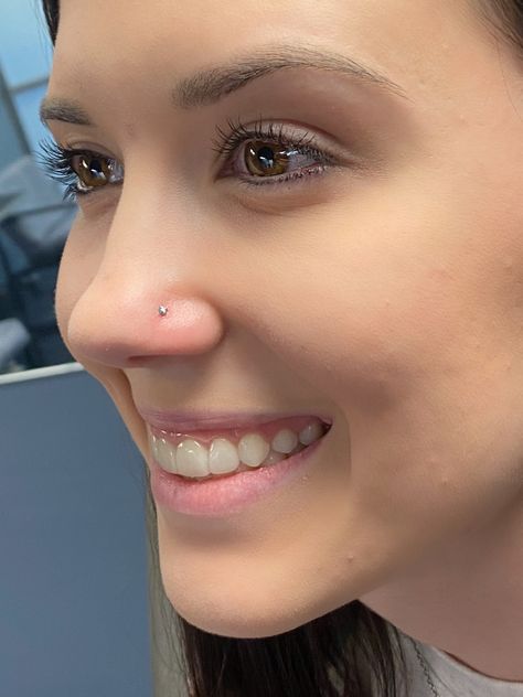 Nose Stud Big Nose, Nose Piercings On Big Noses, Persings Nose, Stud Nose Piercing Aesthetic, Nose Piercing On Big Nose, Small Nose Piercing Stud, Nose Piercing Stud Aesthetic, Nose Stud Aesthetic, Nostril Piercing Aesthetic