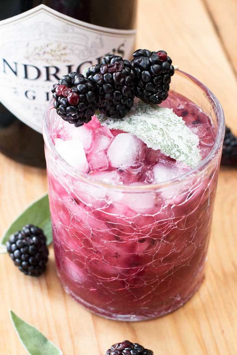 Blackberry Sage Gin Smash with Candied Sage Leaves | cakenknife.com Bramble Recipe, Bramble Cocktail, Best Mixed Drinks, Blueberry Juice, Mixed Drinks Alcohol, Cocktail Recipes Easy, Tequila Sunrise, Exotic Food, Easy Cocktails