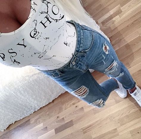 B Spiegel Selfie, Ripped Jean, Ripped Jeans, Adidas Sneakers, Cute Outfits, Adidas, My Style, Sneakers, Pants