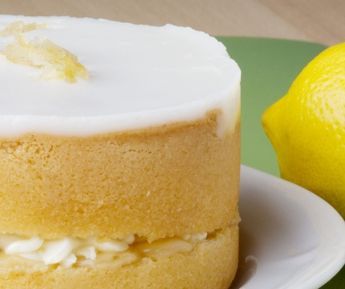 Homemade Lemon Sponge Cake Recipe- This looks delicious and would be a great recipe to add fruit to Lemon Sponge Cake Recipe, Cake Recipe From Scratch, Lemon Cream Cake, Lemon Sponge Cake, Sponge Cake Recipe, Lemon Sponge, Sponge Cake Recipes, Cake Recipes From Scratch, Lemon Cream