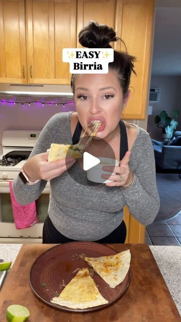 Malinda Rocha on Instagram: "I’m in shock…

This is the easiest way to make Birria.

Head to my TikTok showcase to purchase🤗

#birriaderes #birria #crockpotmeals #sahm #momblogger" Birria Nachos, Birria Recipe Mexican, Birria Recipe, Beef Birria, Recipe Mexican, Beef Sliders, Crock Pot Freezer, Pot Dinners, Taco Recipe