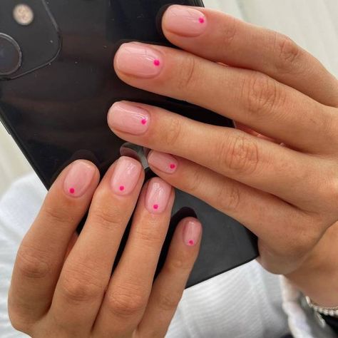 7 Micro-French Manicure Ideas Sure To Make You The Center of Attention - Katarina Van Derham Deconstructed French Manicure, Micro French Manicure, Reverse French Manicure, Chic Nail Designs, White Manicure, Latest Nail Trends, Glamour Nails, Center Of Attention, Manicure Ideas