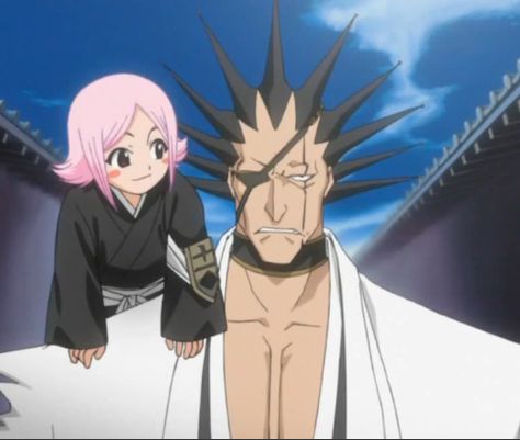 Kenpachi Zachari with Lieutenant Yachiru Kusajishi of the 13th Division Kenpachi And Yachiru, Yachiru Kusajishi, Bleach Captains, Bleach Tattoo, Kenpachi Zaraki, Bleach Funny, Orihime Inoue, Gamers Anime, Bleach Anime Art