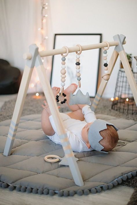 Massage Bebe, Wooden Play Gym, Baby Activity Gym, Wooden Baby Gym, Baby Gym Toys, Baby Play Gym, Baby Quiet Book, Toys For Babies, Stylish Nursery