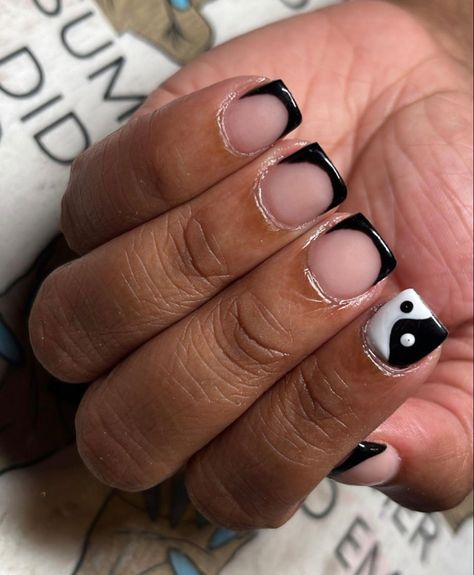 Ying Yang Nail Design, Short Ying Yang Nails, Ying Yang French Tip Nails, Ying Yang Short Nails, Ying And Yang Nails, Ying Yang Nails Acrylic, Ying Yang Nail Art, Ying Yang Gel Nails, Yin Yang Nails Coffin