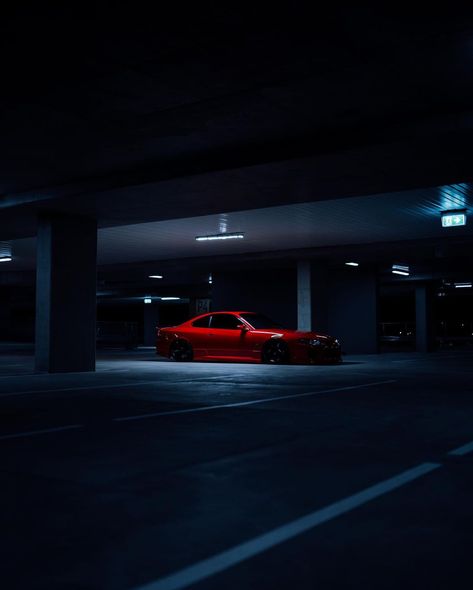 Dark Car Photography, Aesthetic Car Photography, Car Dealership Photoshoot, Car Photography Composition, Cool Car Photography, Street Car Photography, Car Night Photography, Night Time Car Photoshoot, Creative Car Photography